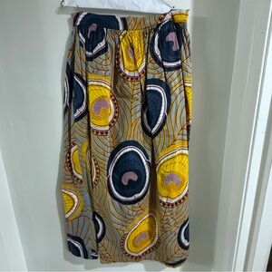 Beautifull blue and yellow low African pattern skirt!